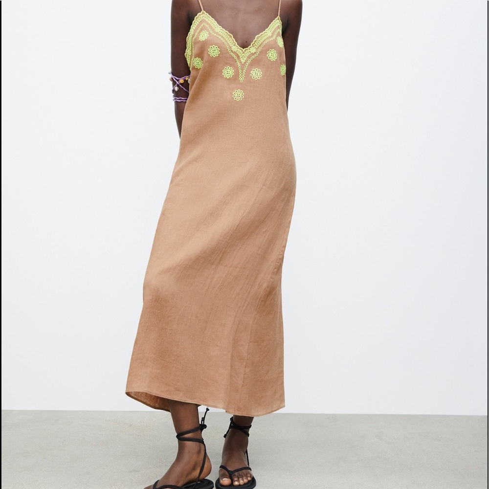 New embroidered linen Zara dress size small